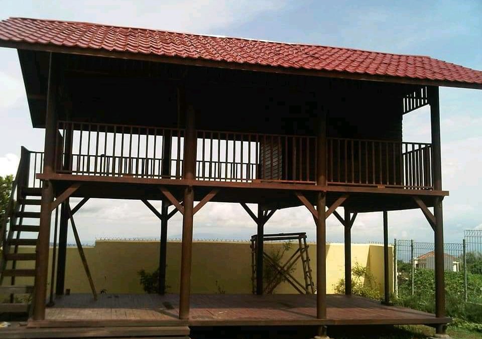 Gazebo Kayu Tingkat